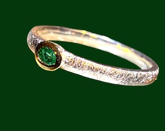Anello in argento sterling con smeraldo naturale, montatura in vermeil d'oro, 5 micron