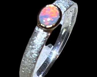 Opal Minimalist Wild Fire Ring in silver with gold-plated setting