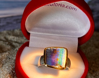 Boulder Opal Great Barrier Ring in 18Kt Gold setting