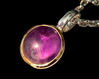 Amethyst cabochon pendant with chain