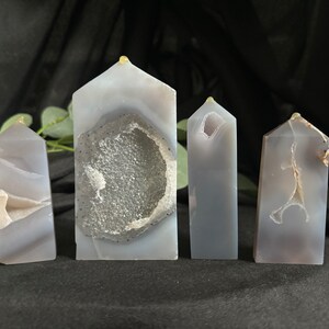 Agate points with druzy pockets