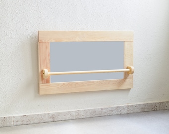 Handgefertigter Montessori-Spiegel 74x44cm | Massivholz + Sicherheitsglas mit Reling