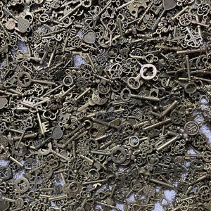 100~ Small Skeleton Keys Bronze Tone~ Charms, Pendants, Crafting Lot!!