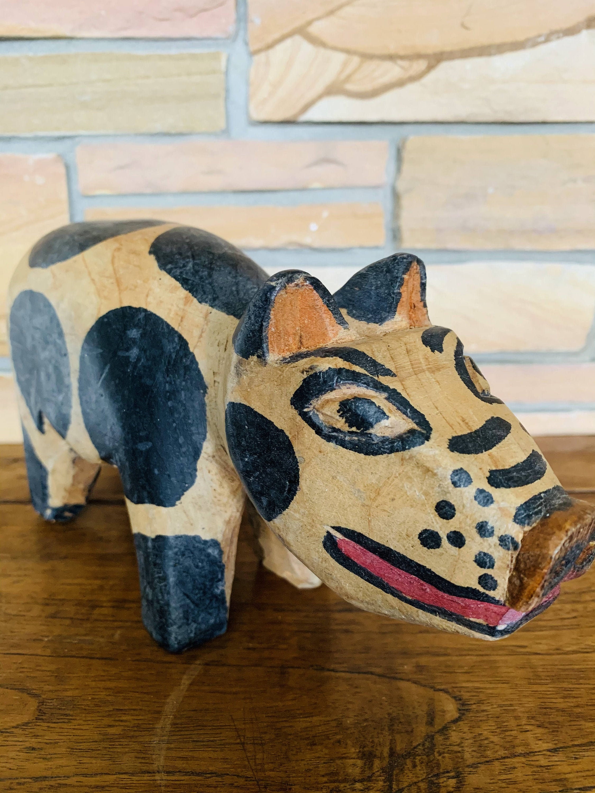Spotted Pig Wooden Statue / Guatemalan / Vintage / Mayan Art / Hand Carved Hand Painted Wood