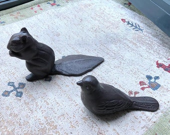 Cast Iron Squirrel/ Bird Door Stop