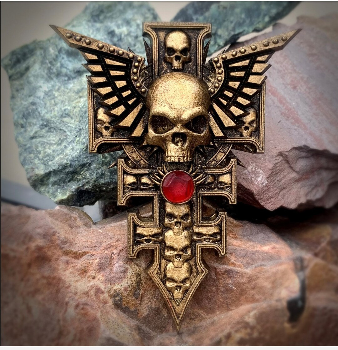 thumbnail image 2 of Inquisitorial Rosette Skull Symbol Enamel Pin Badge For War Game 2 of 14