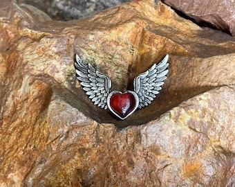 Winged Heart badge - wings raised