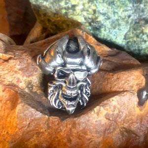 Pirate Skull badge / pin