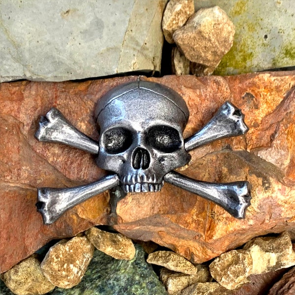 Large resin Skull and Crossbones pin/badge