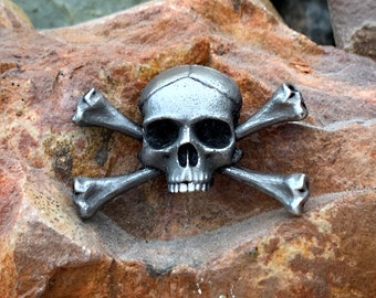 Skull and Crossbones pin/badge