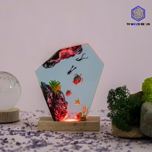 Turtles Coral Diver Epoxy Resin Night Light - Sea Creatures, Coral Beauty, Marine Life Glow, Unique Gift for Ocean Lovers, Ocean Resin Lamp