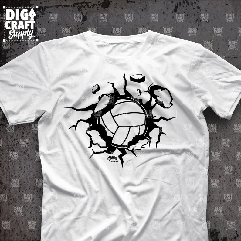 Puede incluir: Una camiseta blanca con un gr&aacute;fico negro de un bal&oacute;n de voleibol rompiendo una pared agrietada.