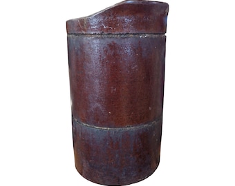 Pitcher United Indurated Fiber 1800's 9 inches.