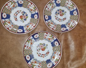 Plate Imari Japanese  5.5" Plate With Floral Chrysanthemum Designs and Diamond Pattern