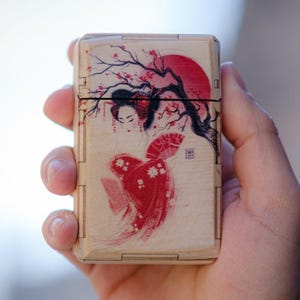 Zigarettenetui 20 Zigaretten mit Geisha Print Geschenk Papa Zigarettebox mit Streichhölzer, Japanische art