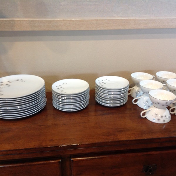 Platinum Starburst (48) piece set /  Creative Fine China Japan 1014 / MCM service for (12)