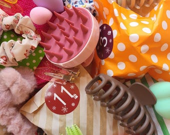 Calendario dell'Avvento di Natale 2025 per ragazze, conto alla rovescia di 24 giorni, cesto regalo, gioielli, accessori per capelli, centro benessere, dai 9 anni in su, per adolescenti e adulti.