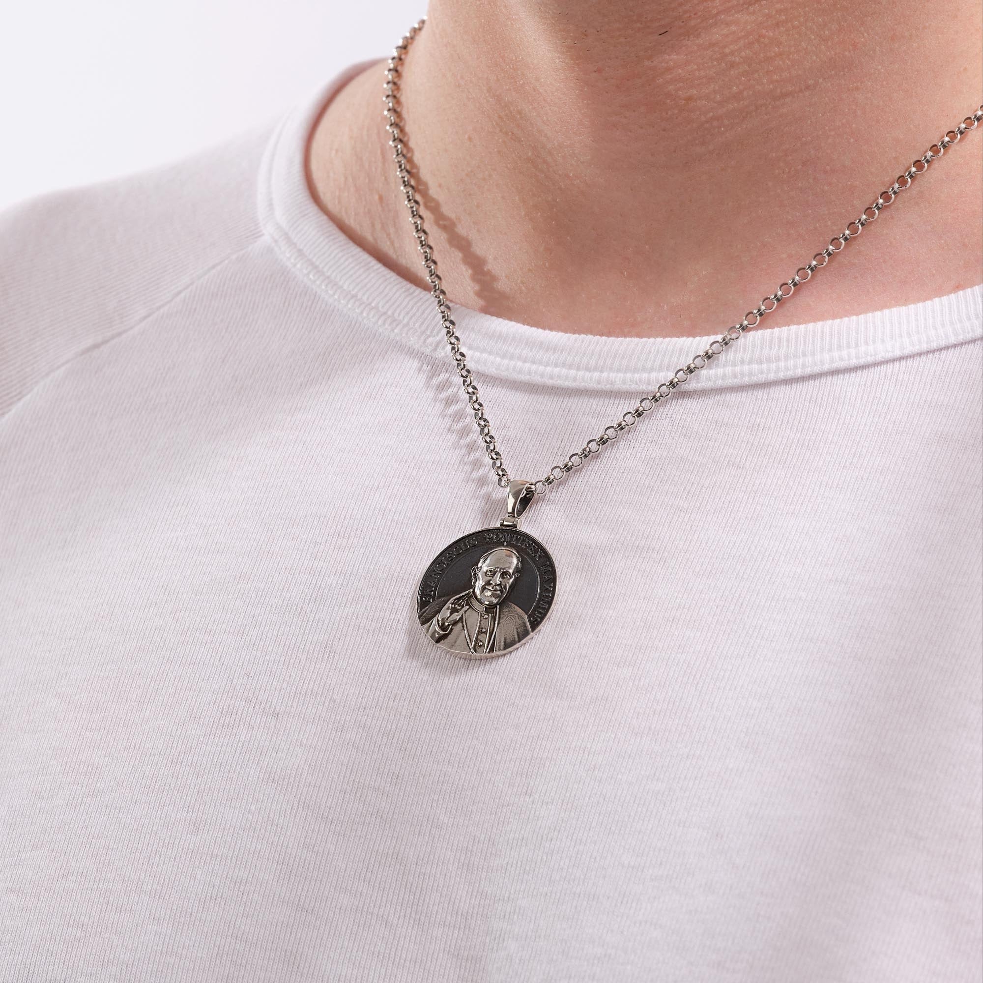 Oneress Collana con ciondolo a forma di Papa Francesco