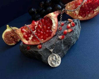 Silber Selene Mondgöttin Münz-Halskette: Himmlischer Anhänger