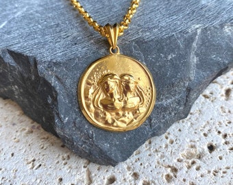 Collar Géminis relleno de oro: colgante de moneda del zodiaco hecho a mano