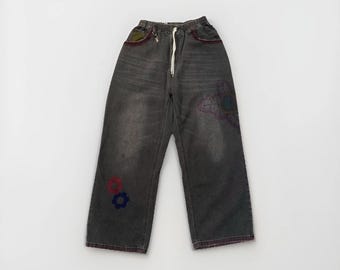 Handgefertigte Upcycled Floral Weites Bein Jeans Größe