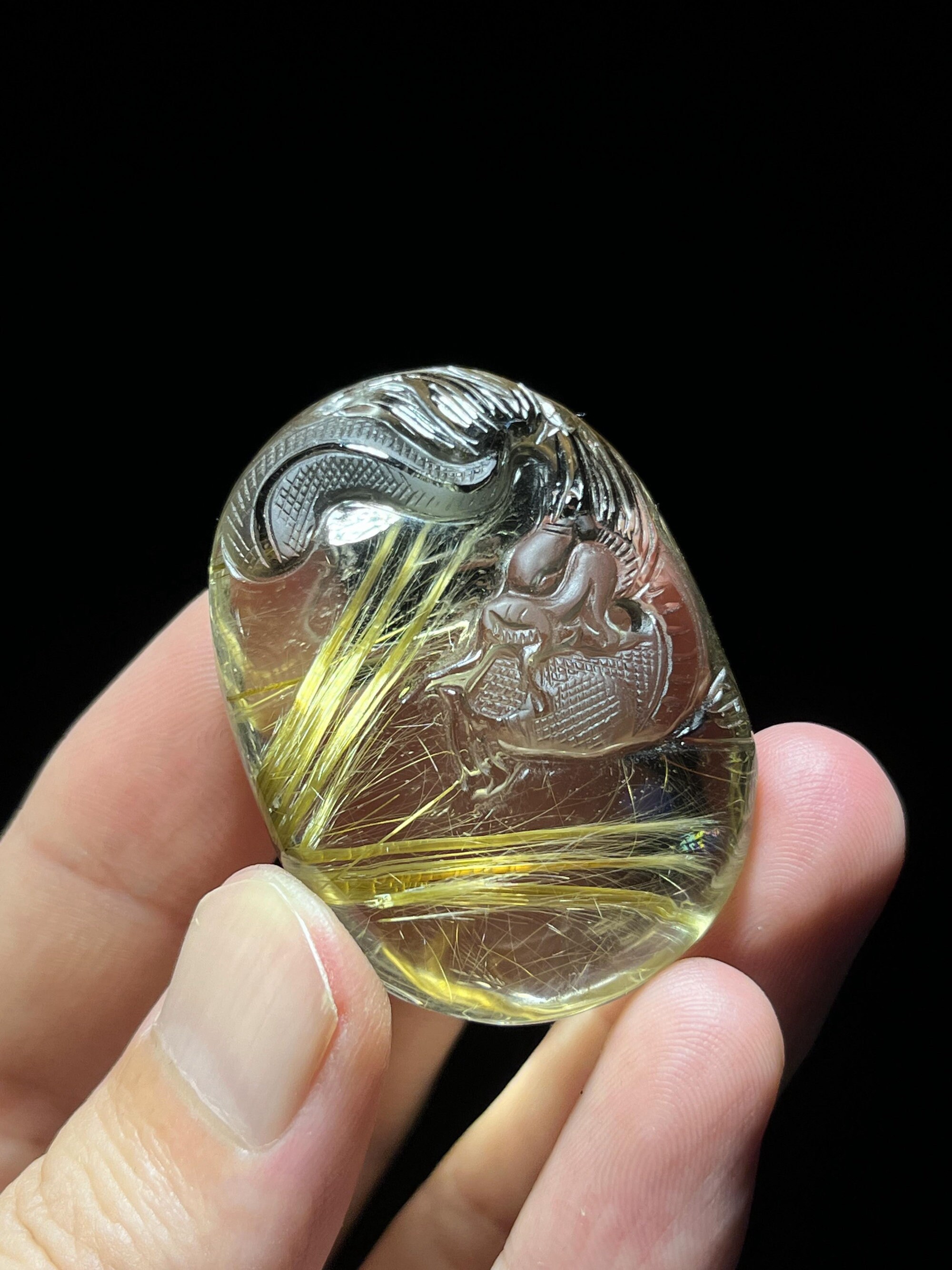 ゴールデンルチルクォーツドラゴンペンダントネックレス、手彫りの宝石