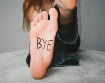 Natural Foot Beauty: A Romantic Glimpse of Real Women - sensualmood