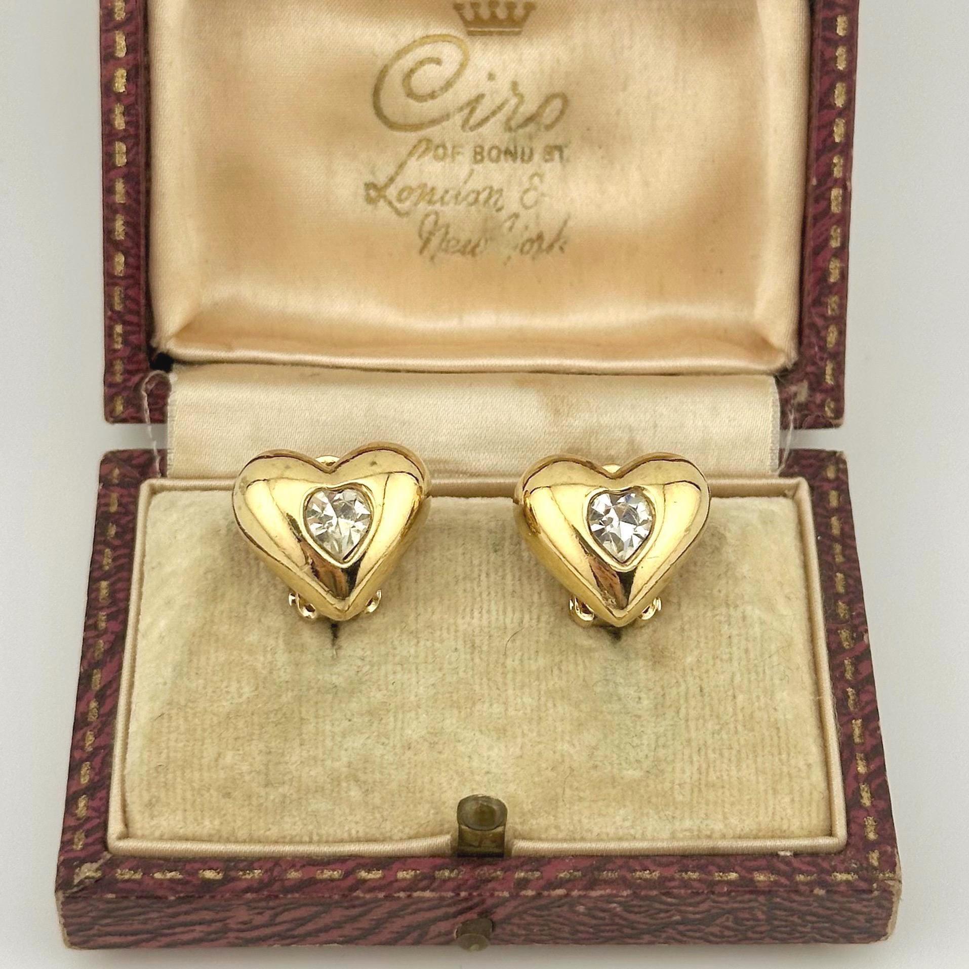 GIVENCHYジバンシー　ヴィンテージ　ハートブローチ＆イアリングセット Vintage Givenchy Gold Heart Clip-on Earrings, 1980s Couture