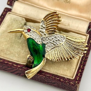 Vintage Gold Bird Brooch, Green Enamel Hummingbird Pin Brooch, Animal Pin Brooch, Bird Of Paradise, Mid-Century Elegance, Collector’s Piece