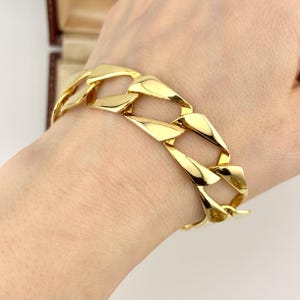 Vintage 1980s Gold Statement Chain Bracelet, Bold Geometric Link, Chunky Glam Style, Women’s Retro Jewelry Gift, Vintage Treasure