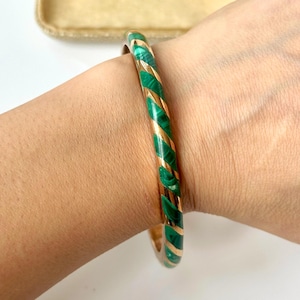 Vintage 1970s Malachite Inlaid Brass Bangle, Green Gemstone Statement Bracelet, Rare Bohemian Jewelry, Collectible Vintage Gift for Her