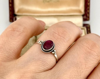 Anello vintage con rubino, gioiello ovale con pietra preziosa rosa, delicato anello impilabile in argento sterling stile boho