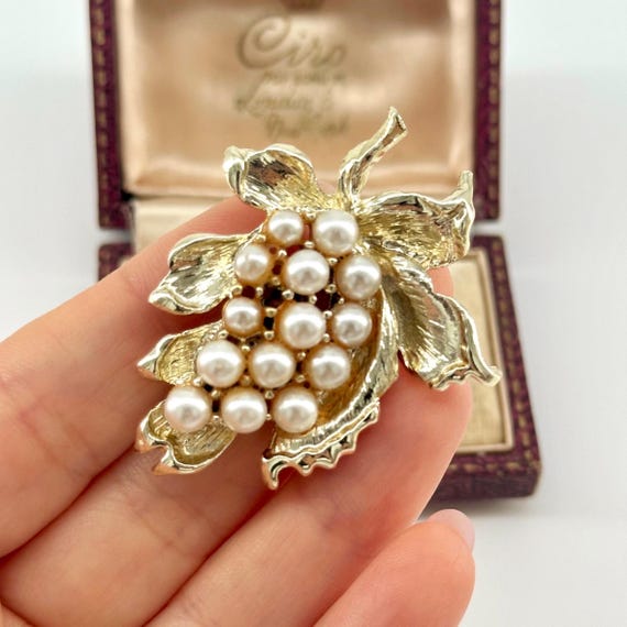 Broche Ancienne Vintage Plaqué Or - Bijou Charmant - Occasion