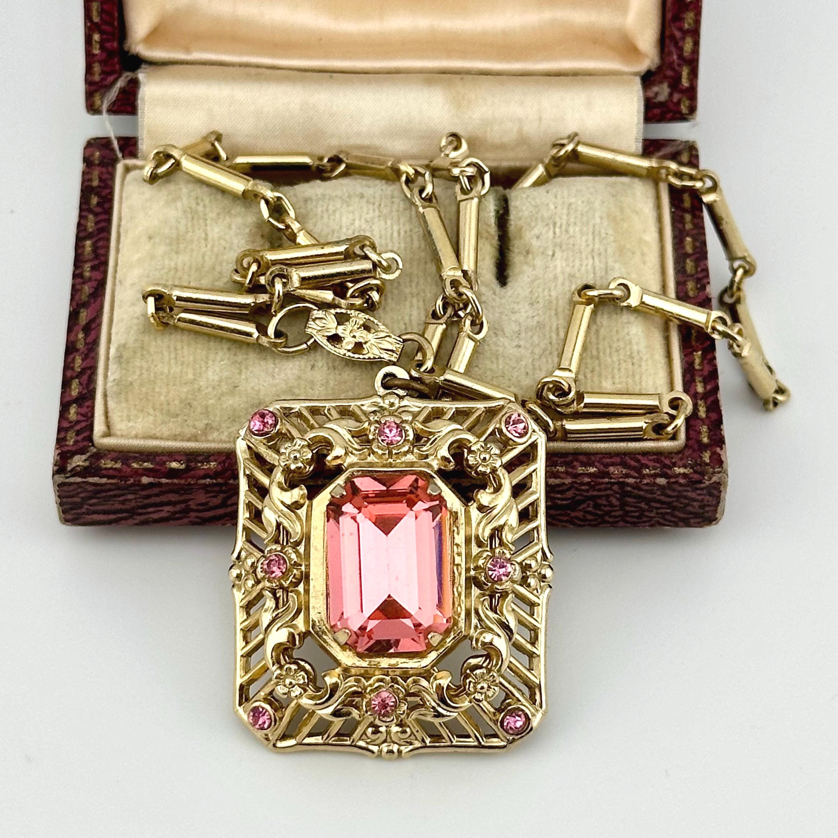 Coro コロ　ヴィンテージ ネックレス Vintage 1950s Coro Pegasus Pink Crystal Necklace, Regency Gold