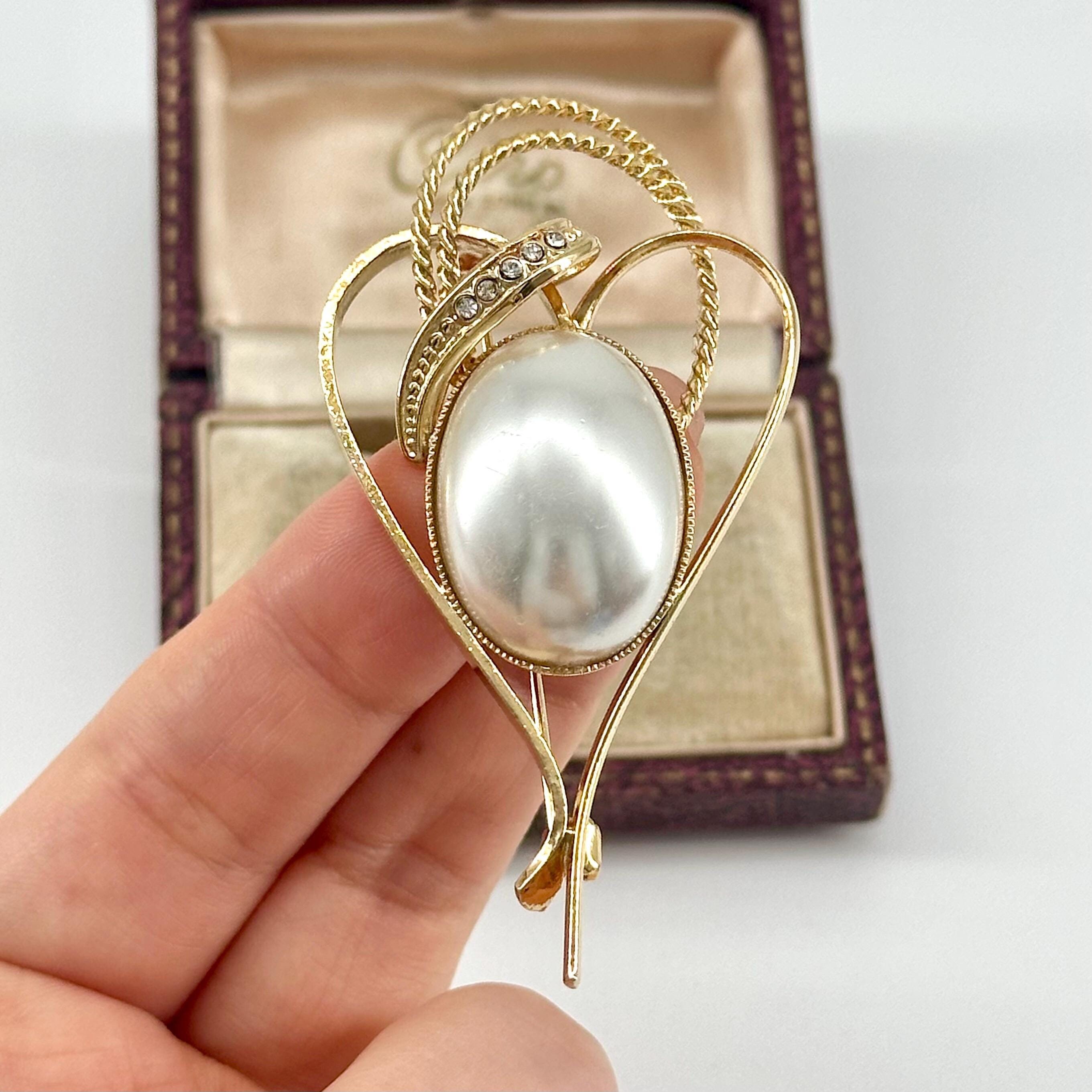Pearls 80s Brooch - Etsy