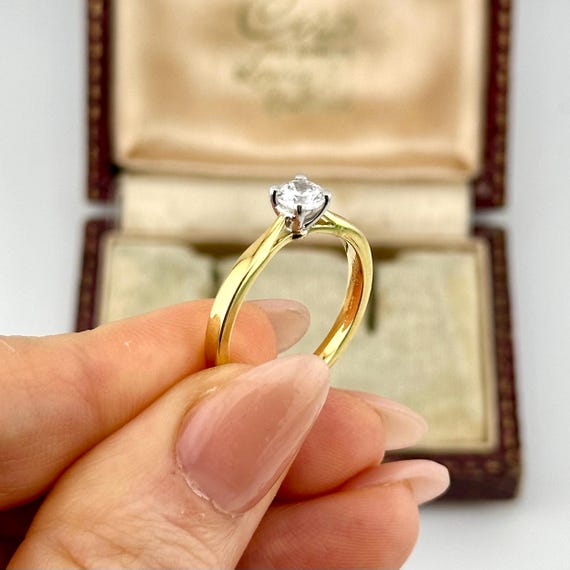 Solid 18ct Gold Solitaire Engagement Ring, Vintag… - image 1
