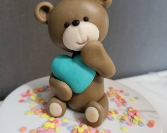 Teddybär 9-10 cm, Figuren aus Fondant Caketopper für Geburtstag, Taufe - Farbe frei wählbar blau, türkis, weiß, rosa usw.