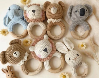 Personalized Crochet Animal Rattle,Beech Wood Ring,Custom Newborn Sensory Toy,Baby Shower Gift,Wooden Handheld Rattle for Infant Boys&Girls