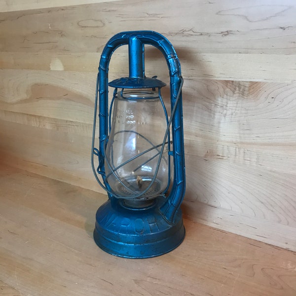 Vintage Kerosene Lantern Antique Deitz Monarch Oil Lamp