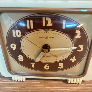 Vintage Alarm Clock: Art Deco General Electric Telechron Analog Bedroom Clock bild 3