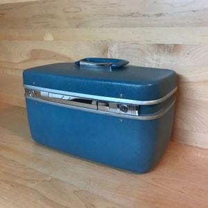 Vintage 1960s Train Case Midcentury Samsonite Blue Cosmetic Makeup Luggage with Tray