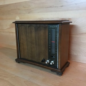Vintage Zenith Solid State AM/FM Tabletop Radio - Etsy