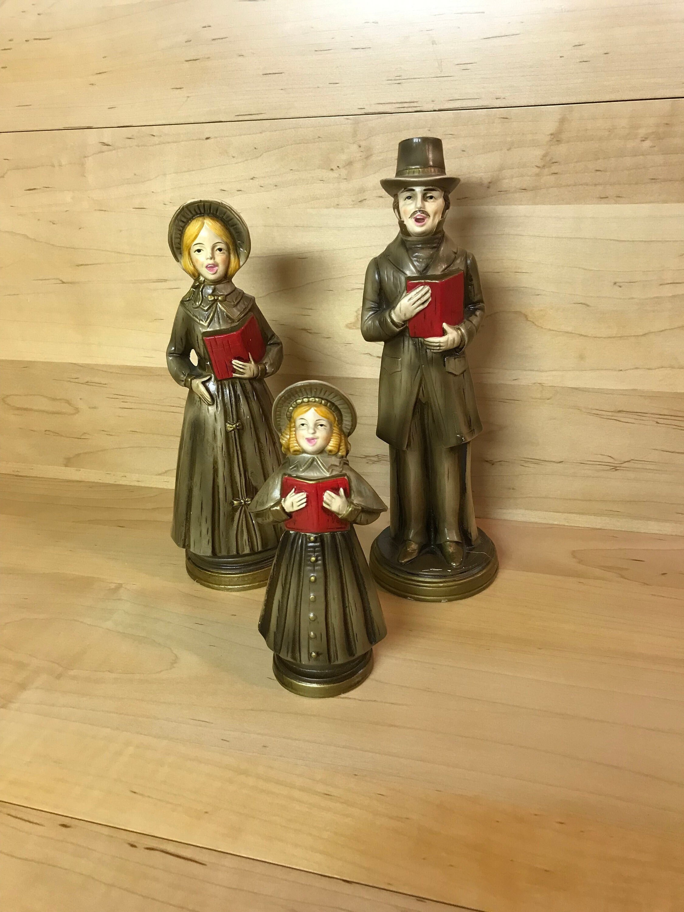 Paper Mache Christmas Carolers 