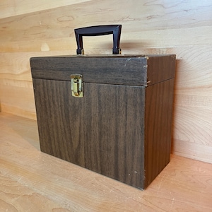 Caja para documentos vintage de mediados de siglo, de cartón, color marrón madera, portátil, para guardar archivos