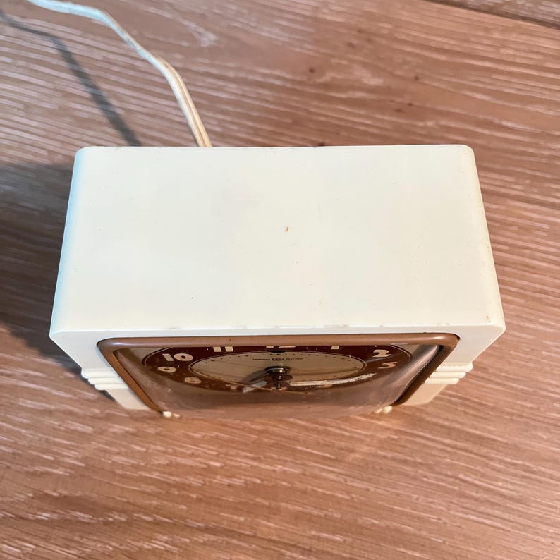 Vintage Alarm Clock: Art Deco General Electric Telechron Analog Bedroom Clock bild 7
