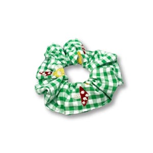 Mini scrunchie de cogumelo xadrez verde | Mini elásticos | Elástico de cabelo pequeno | Acessório de cabelo pequeno para meninas | Scrunch Encantado