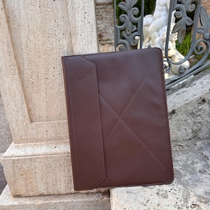Premium Leather Sleeve for MacBook - Handmade Laptop Case, Protective Cover, Stylish and Durable
