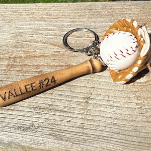 Custom Mini Baseball Bat Keychain – Coach Gift, Team Gifts, Softball, Engraved, Player Favors, Sports Banquet Keepsake