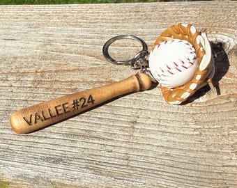 Engraved Mini Baseball Bat Keychain – Team Gift, Coach Keepsake