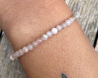 Moonstone bracelet / Natural stone bracelet / Beaded bracelet / Semi-precious stone bracelet - Gemstone: Moonstone